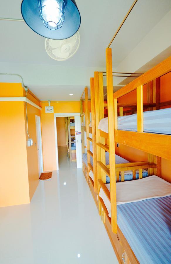 Nomad Hostel Krabi town Buitenkant foto