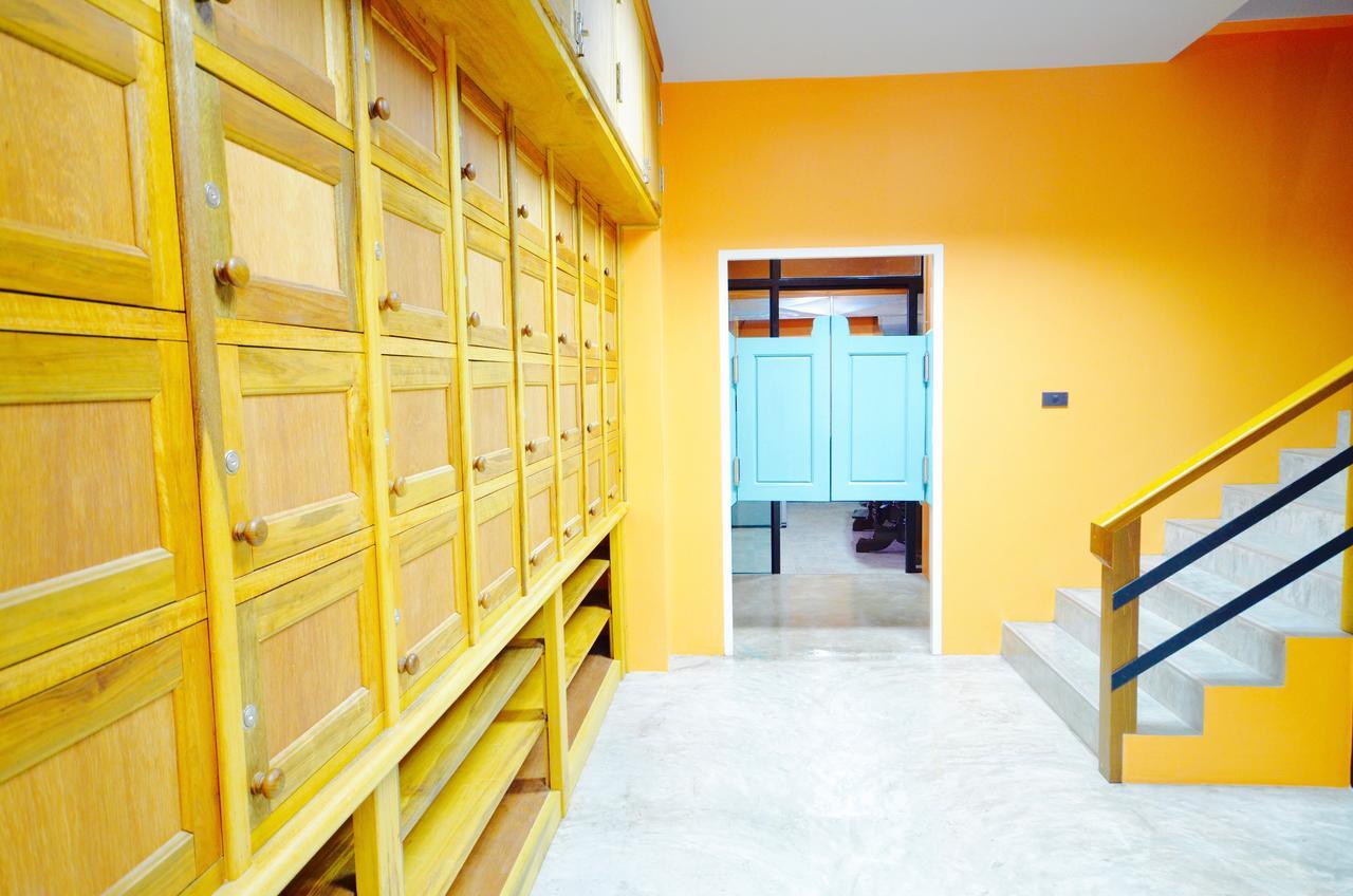 Nomad Hostel Krabi town Buitenkant foto
