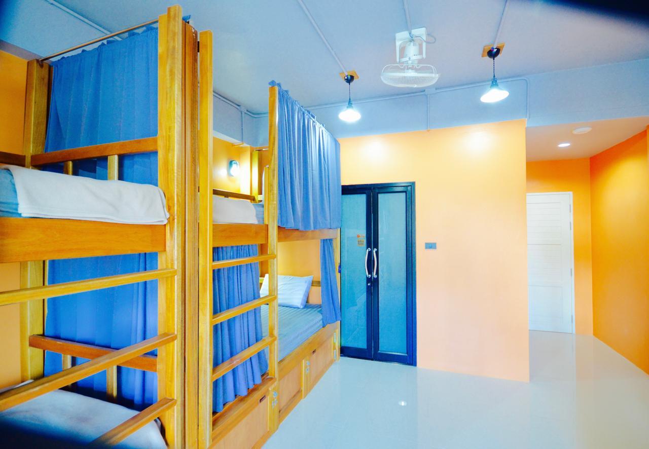 Nomad Hostel Krabi town Buitenkant foto