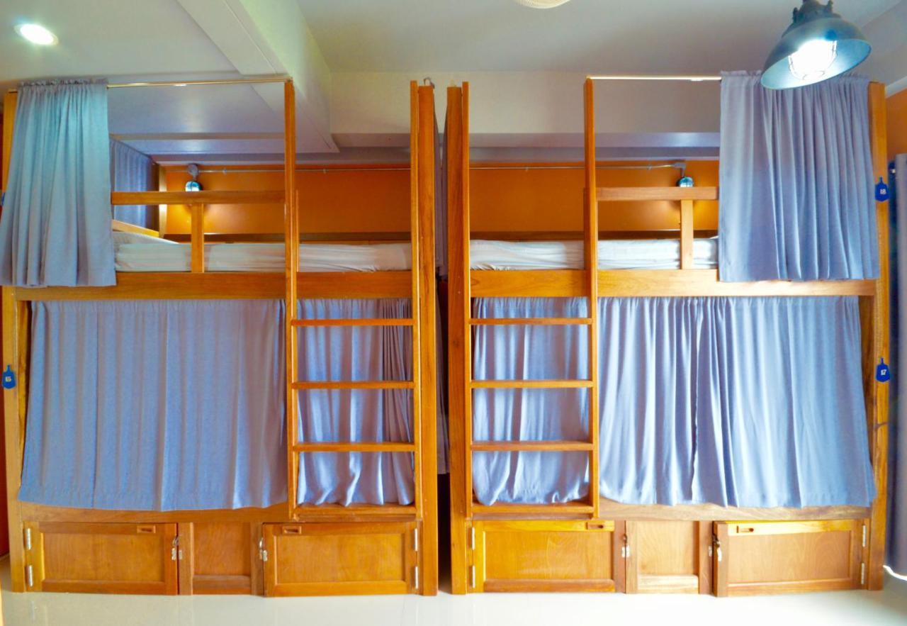 Nomad Hostel Krabi town Buitenkant foto